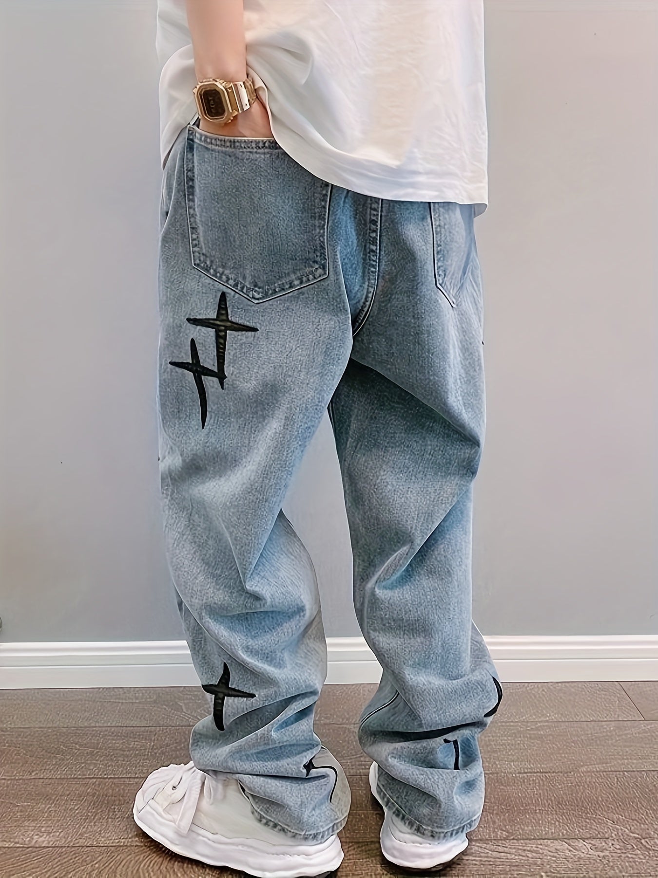 Vaqueros Anchos con Cruces – Estilo Streetwear Azul Lavado
