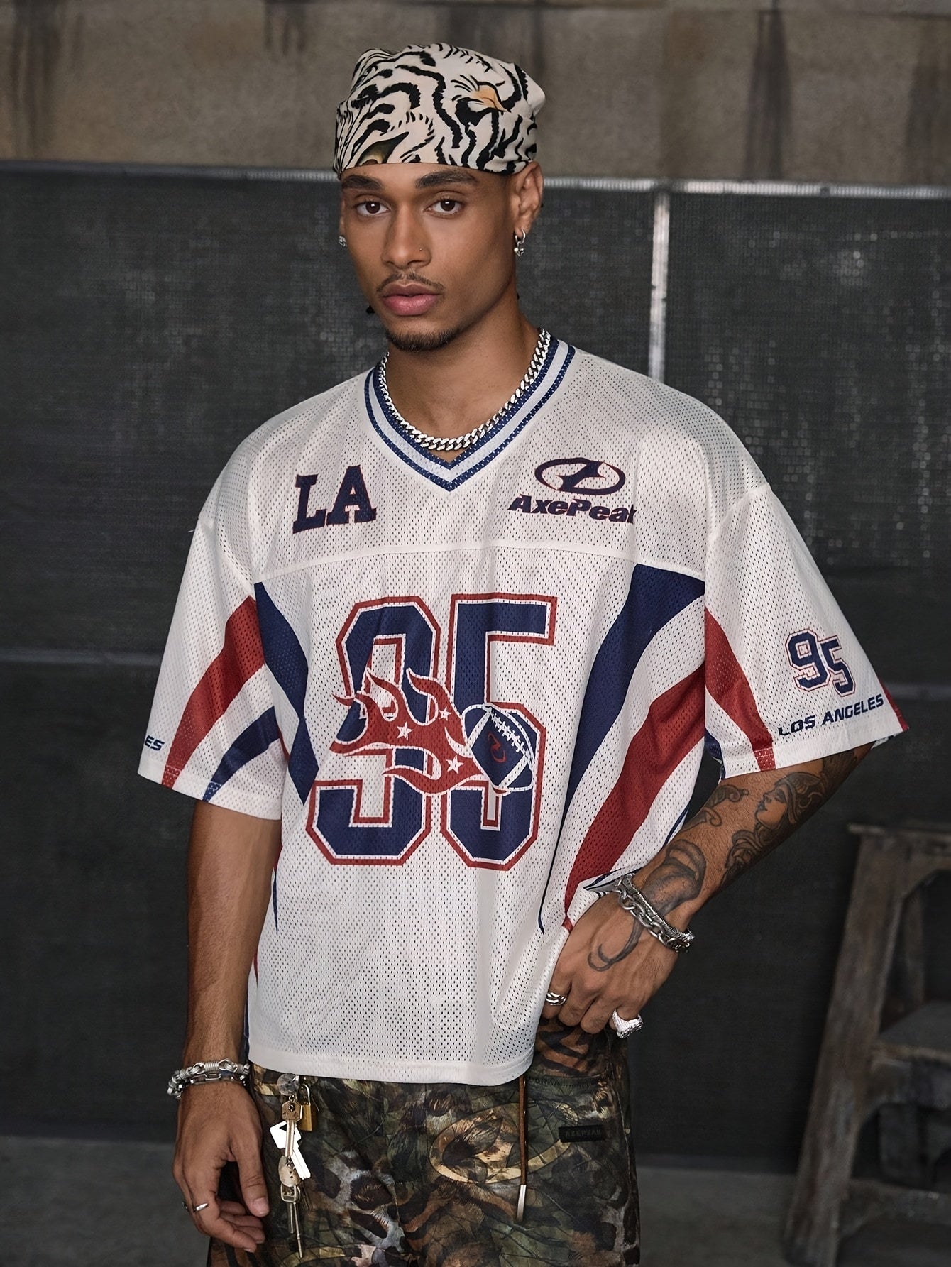 Camiseta Casual de Cuello en V – Hombre, Rayas Blancas y Azules