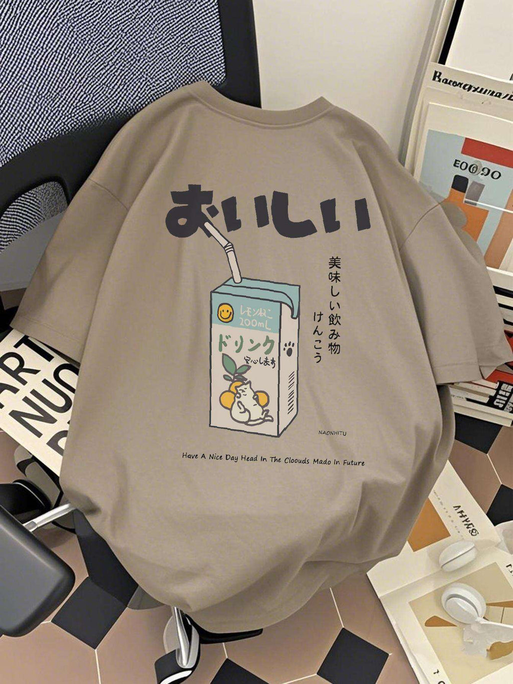 Camiseta Privathinker – Hombre, Diseño Japonés “Delicious Drink”